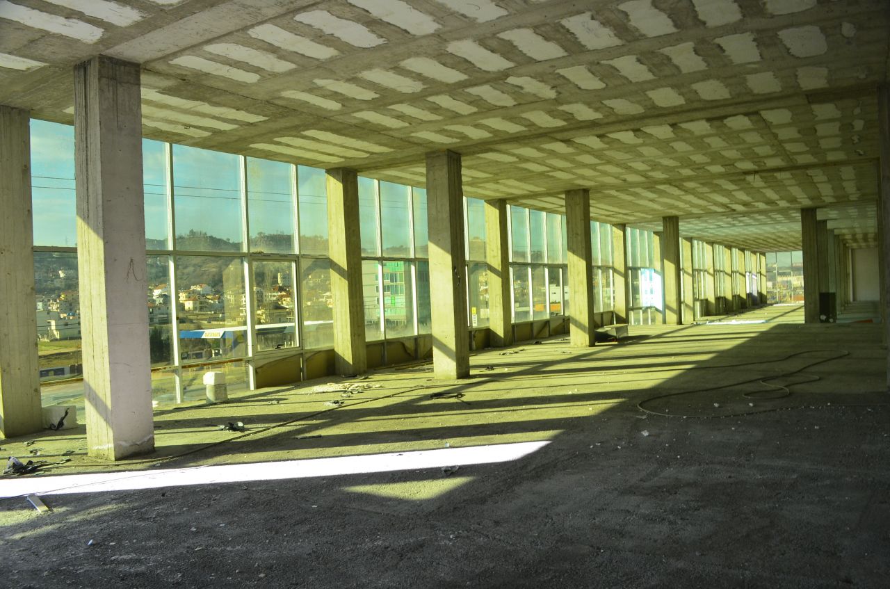 Big office for rent in the highway Tirana-Durres, it is ideal for any business which invests in Albania. 